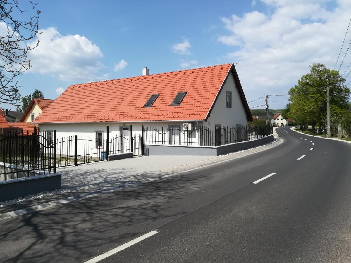 Bordoma Falusi Vendeghaz Balatonszolos Exterior foto